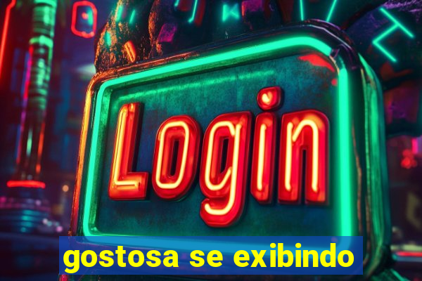 gostosa se exibindo